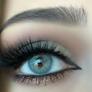 New addict Blue (gorgeous blue) for stunning eyes